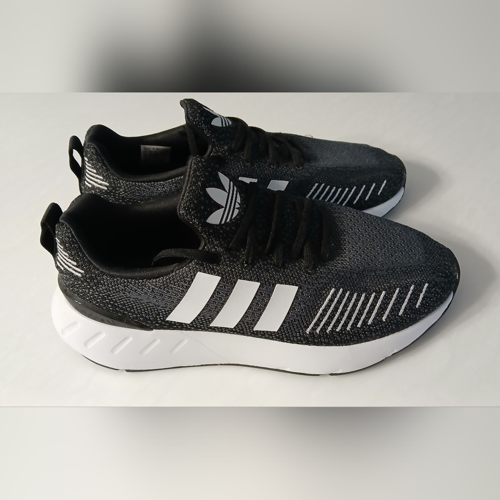 Adidas Swift Run Women’s Sneakers - Black/White - Size 8
